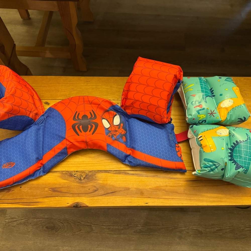 Spider-Man Kids Swim Vest and Arm Floaties